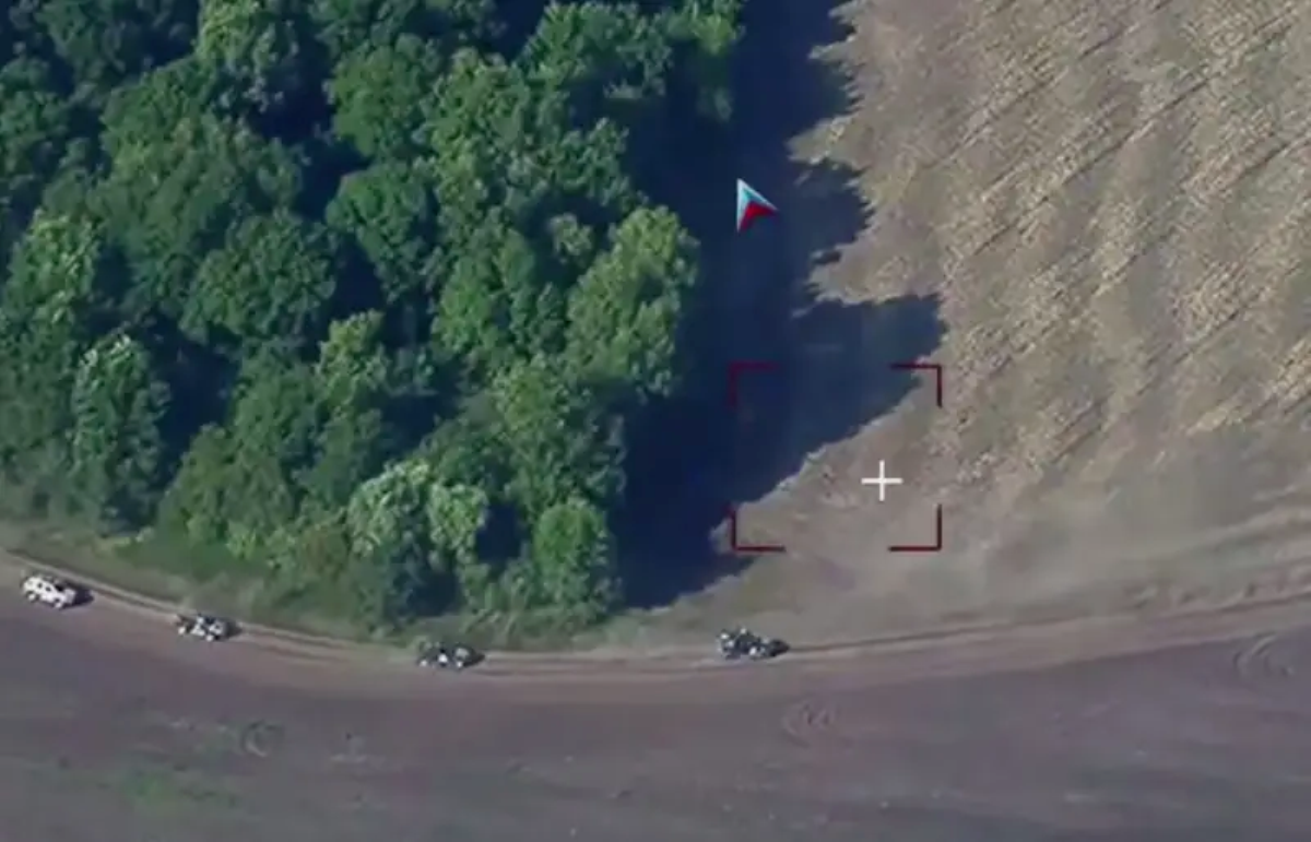 Doan xe Ukraine bi UAV Nga phat hien.png