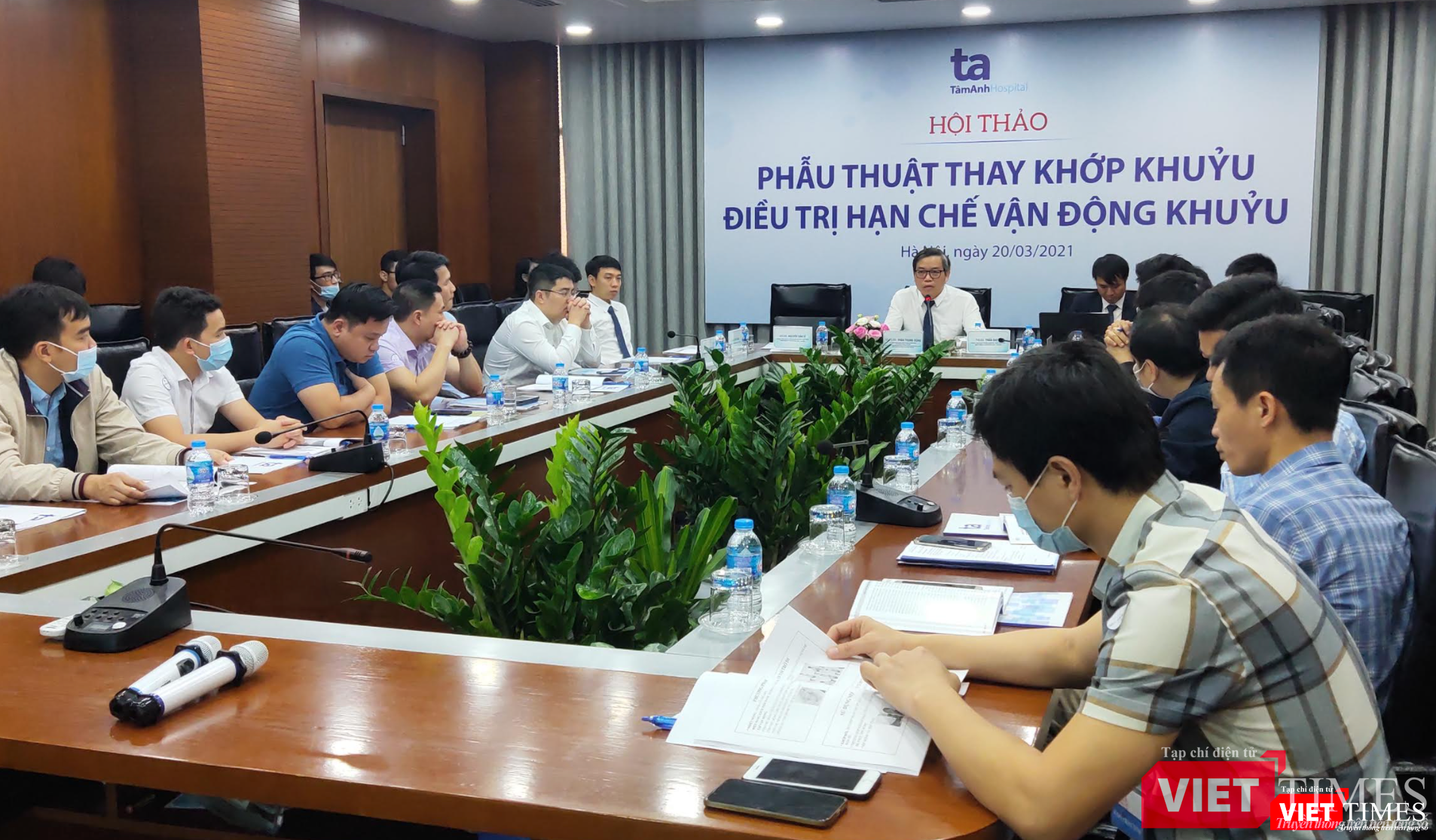 Hội thảo phẫu thuật thay khớp khuỷu, điều trị hạn chế vận động khuỷu (Ảnh - Minh Thuý)