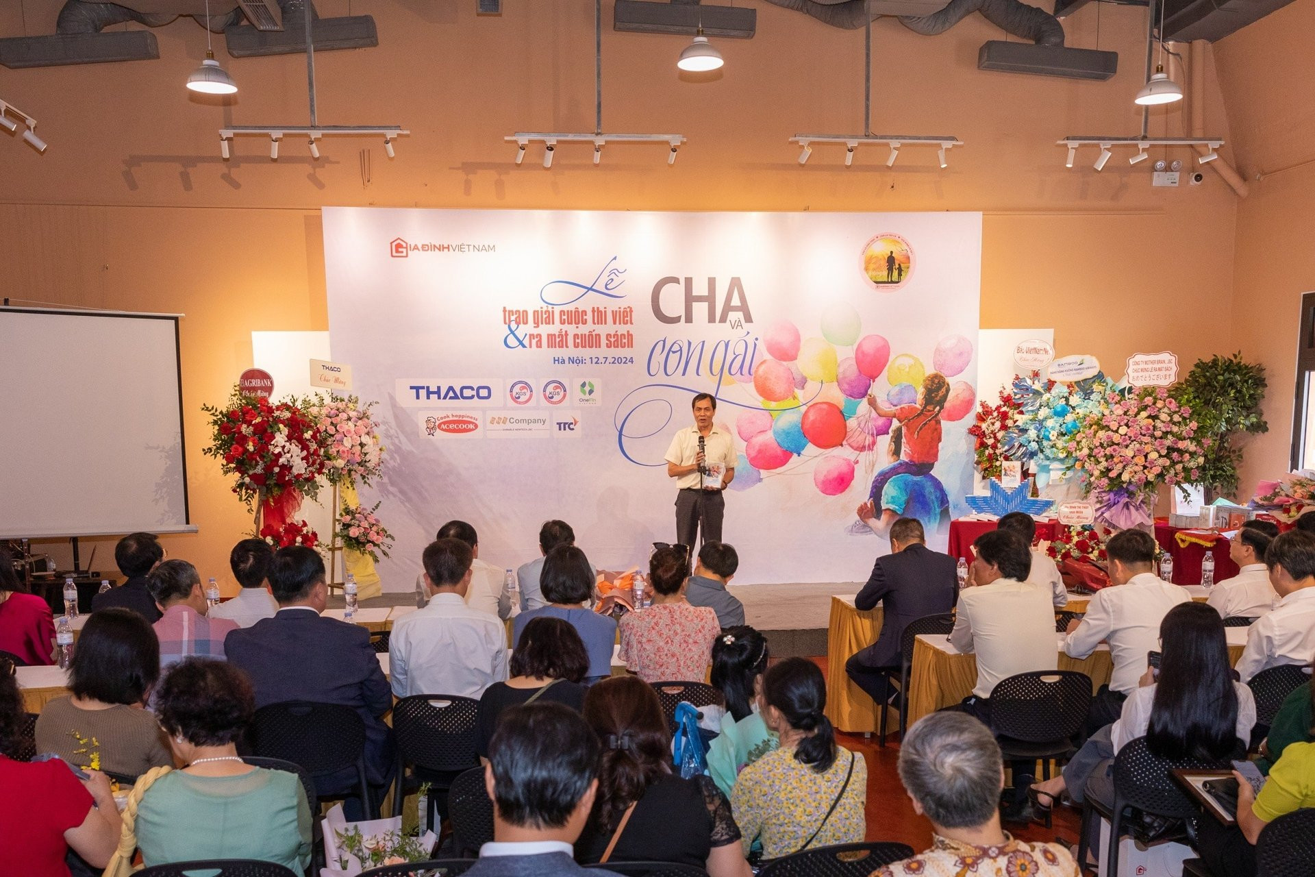 Nhà thơ Trần Hữu Việt chia sẻ về sách Cha và con gái