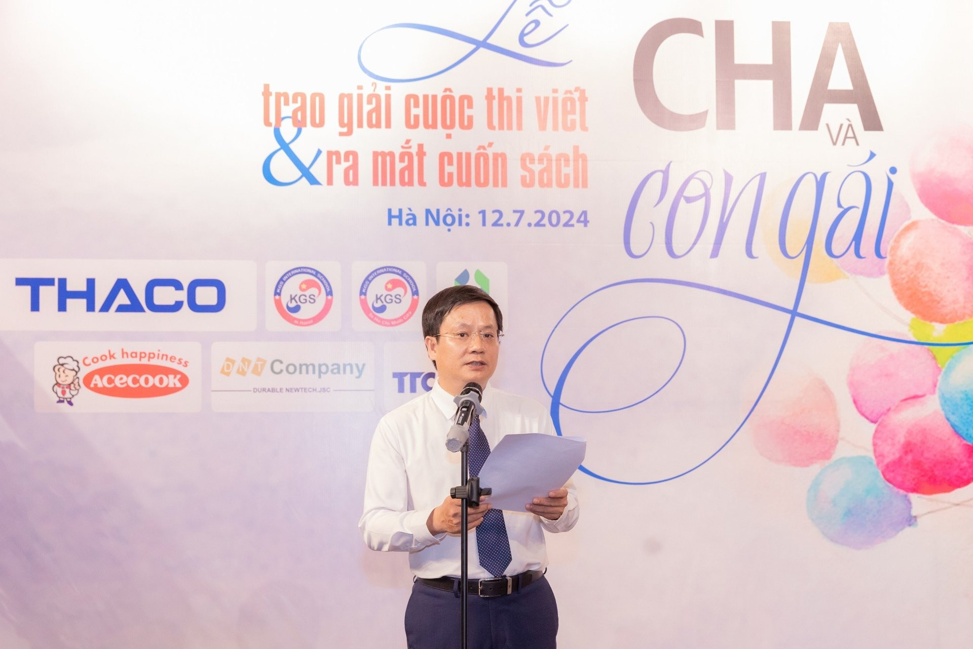 Nhà báo Hồ Minh Chiến - Tổng Biên tập Tạp chí Gia đình Việt Nam, Trưởng Ban Tổ chức phát biểu tại buổi lễ
