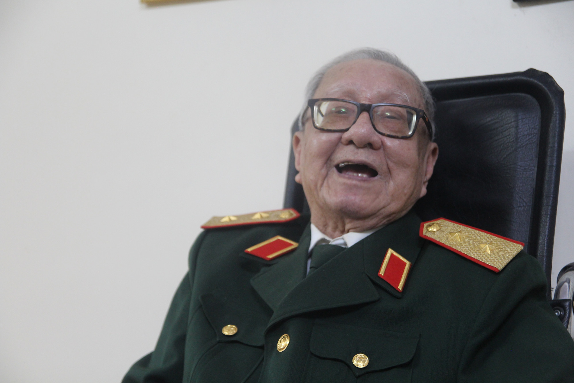 anh 7 - Trung tương Tran Quang Khanh cd.JPG