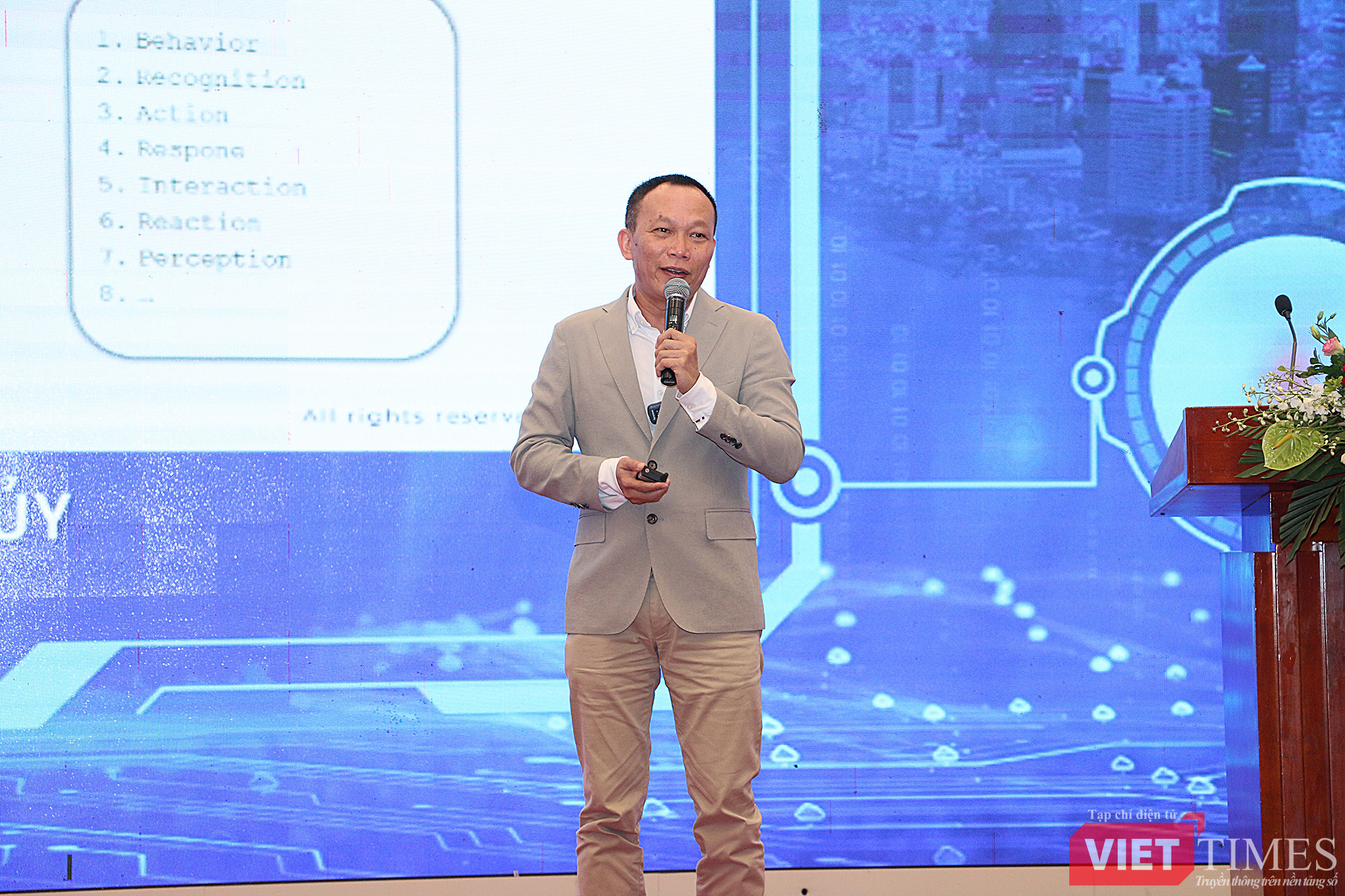 vt_huynh long thuy 2.jpg