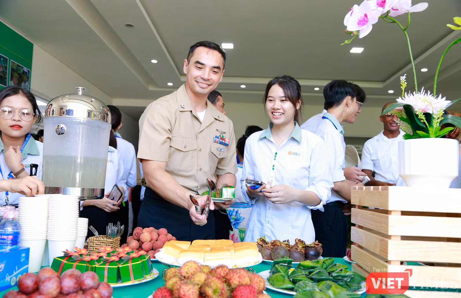 vt_ giao luu uss ronald reagan 7.png