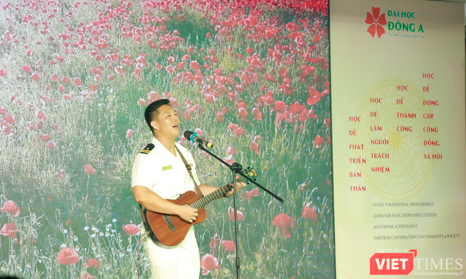 vt_ giao luu uss ronald reagan 12.png