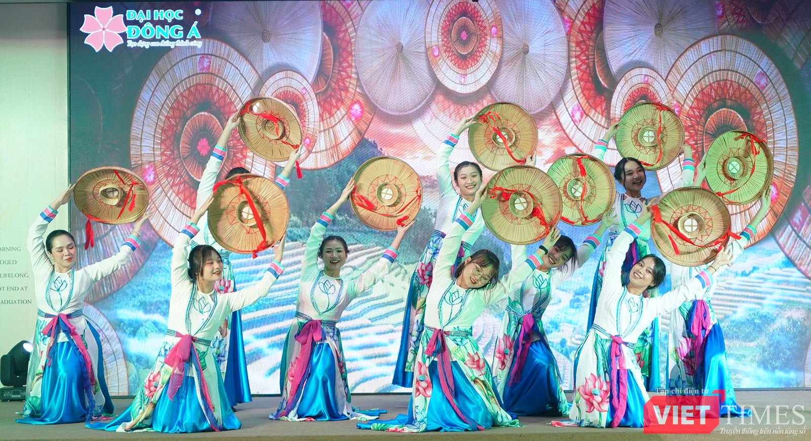 vt_ giao luu uss ronald reagan 2.png