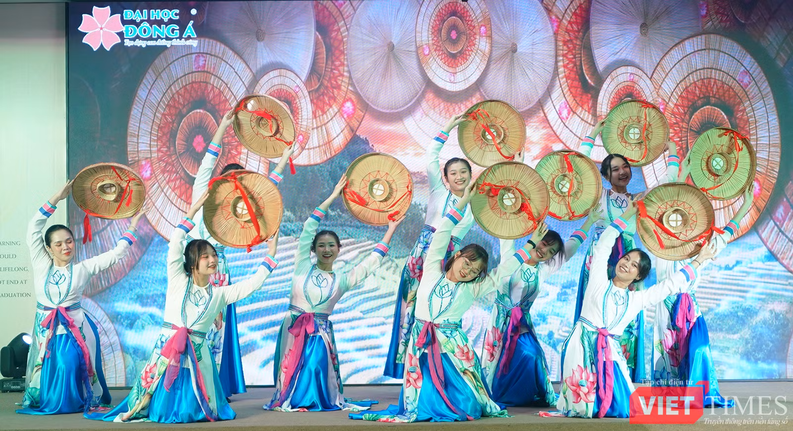 vt_ giao luu uss ronald reagan 2.png