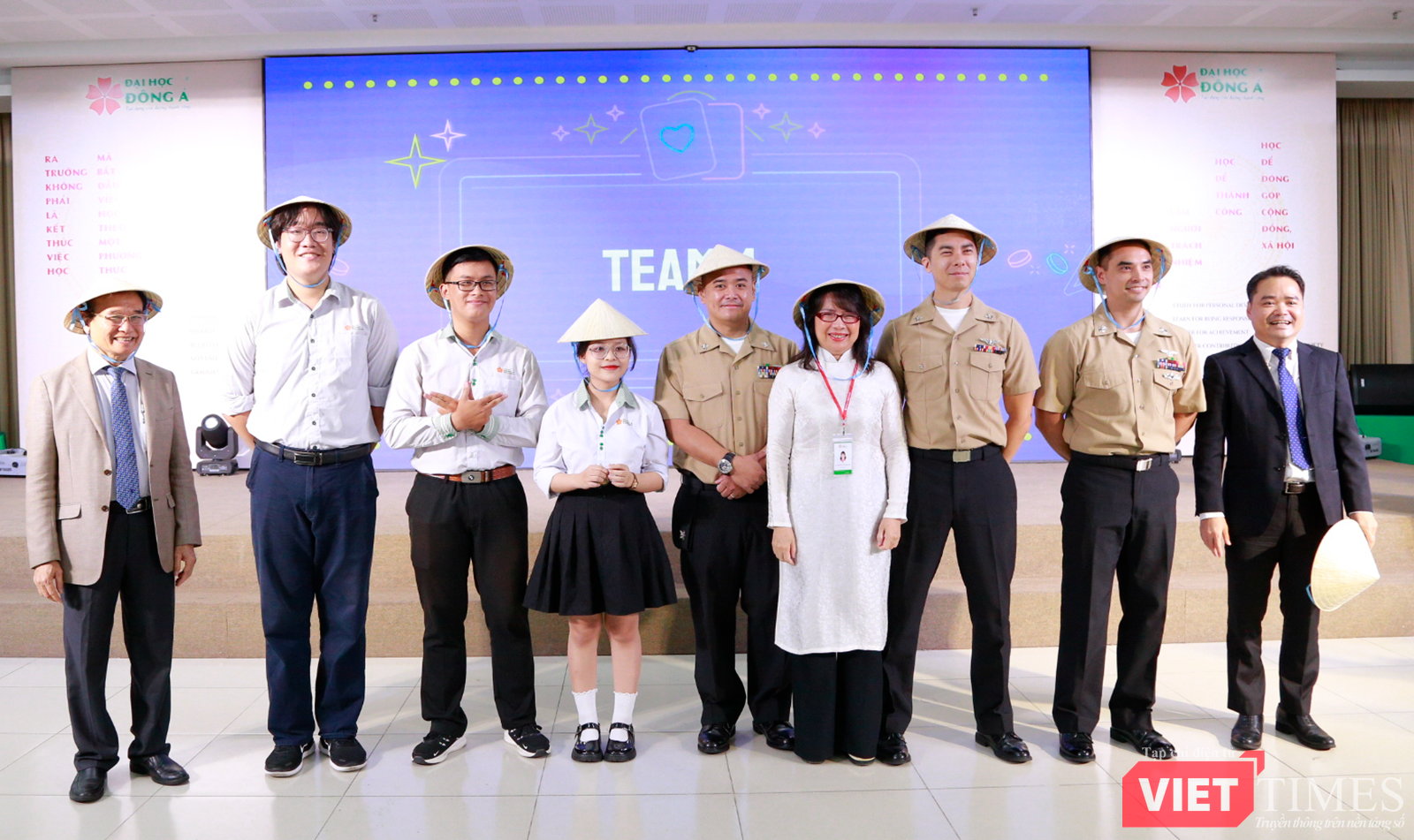 vt_ giao luu uss ronald reagan 11.png