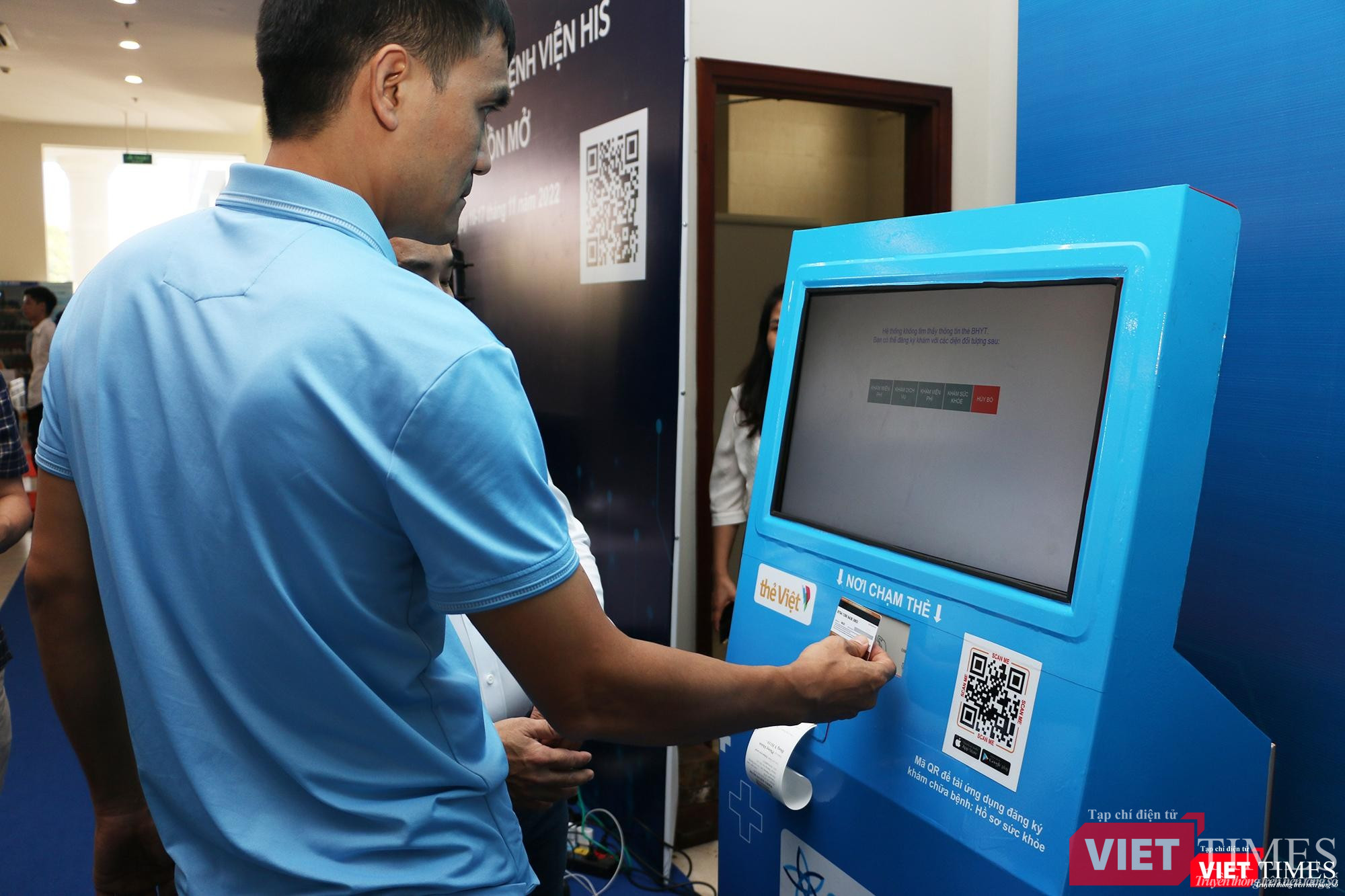 Thử nghiệm dùng "Thẻ Việt - Một thẻ quốc gia" tại kiosk để đăng ký khám, chữa bệnh