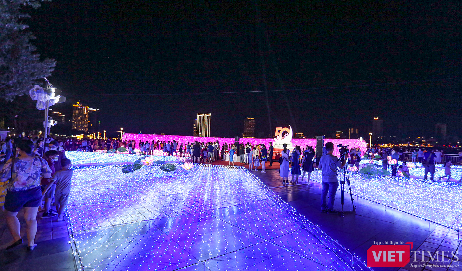 vt_khong gian anh sang viet nhat 5.png