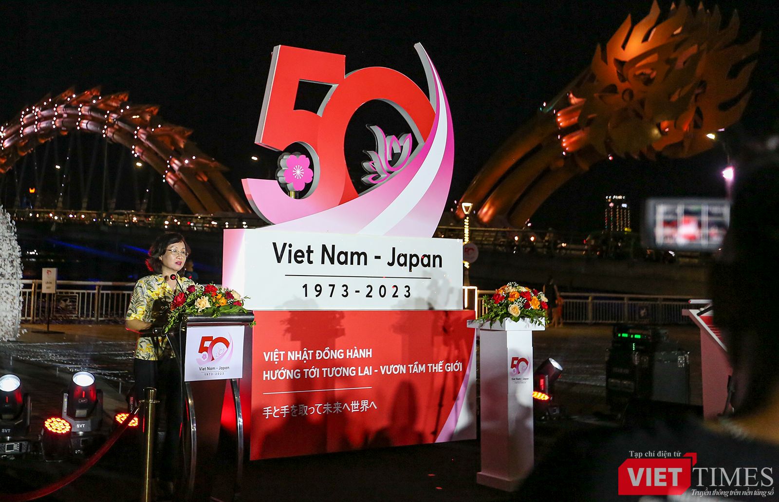 vt_khong gian anh sang viet nhat 17.png