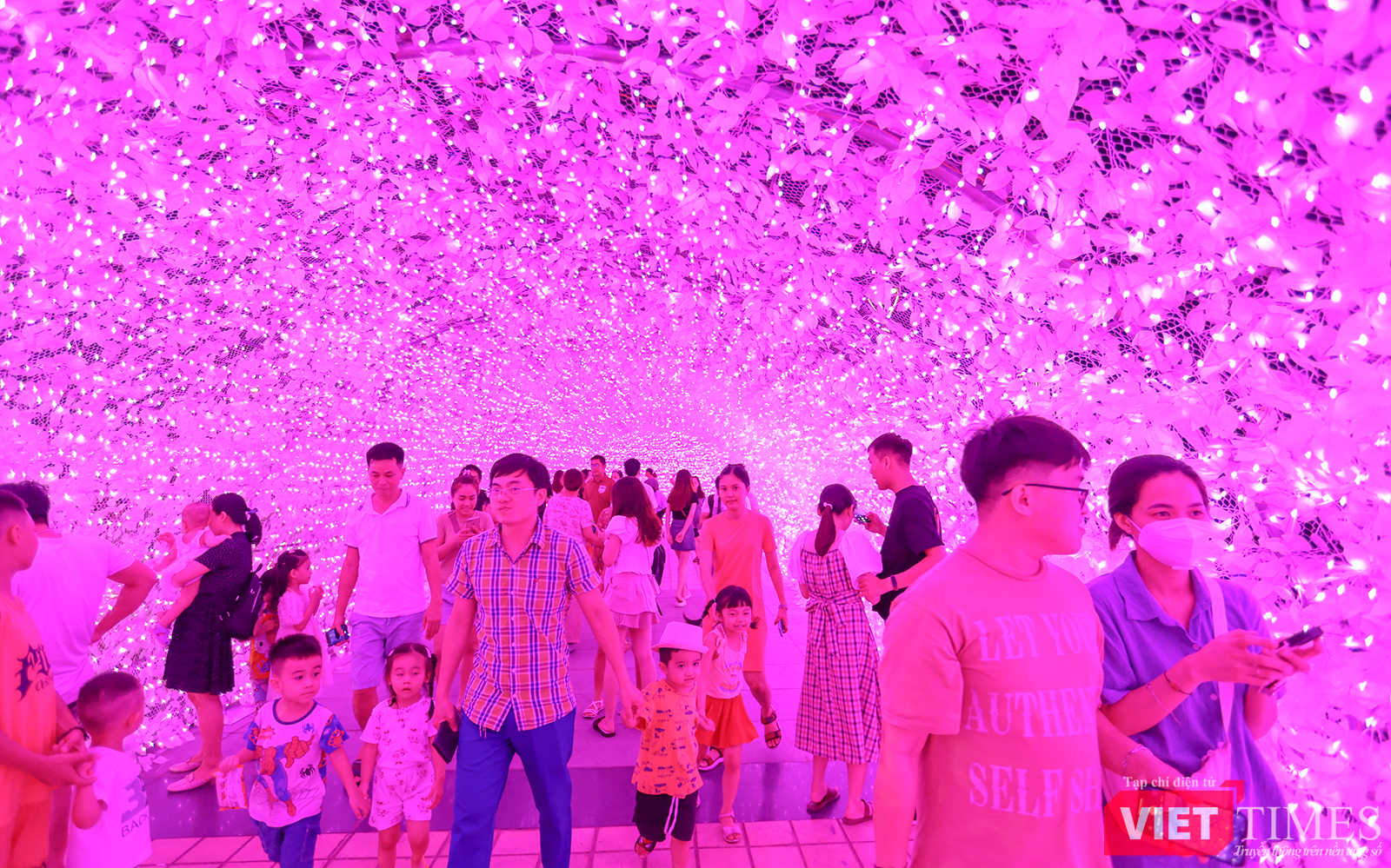 vt_khong gian anh sang viet nhat 7.png