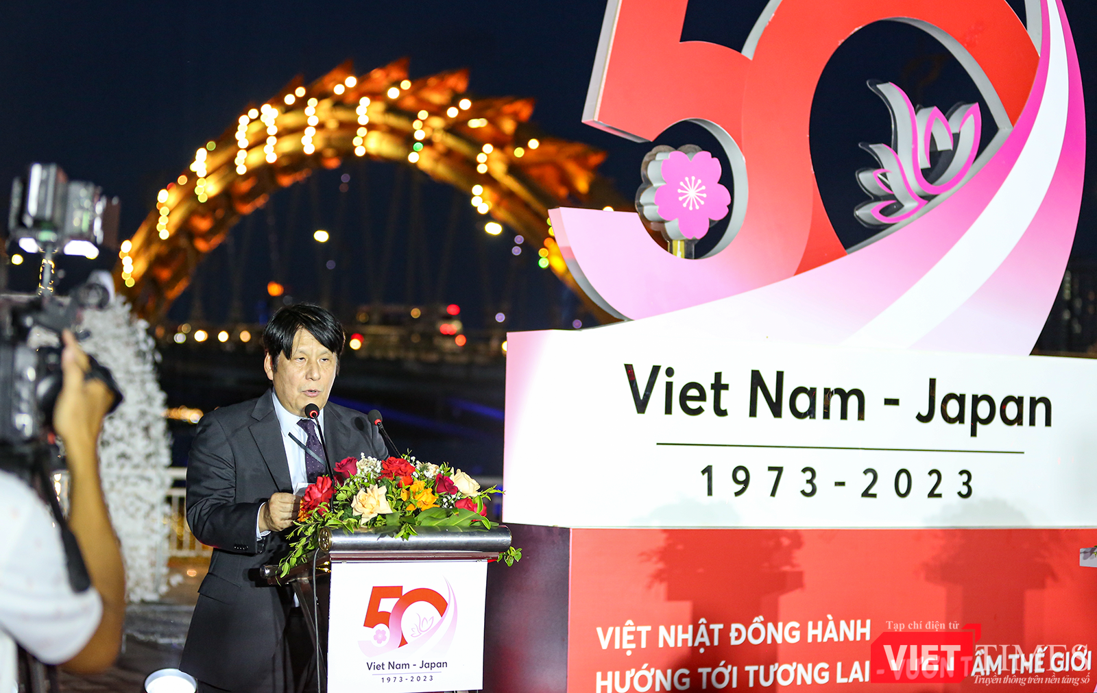 vt_khong gian anh sang viet nhat 19.png