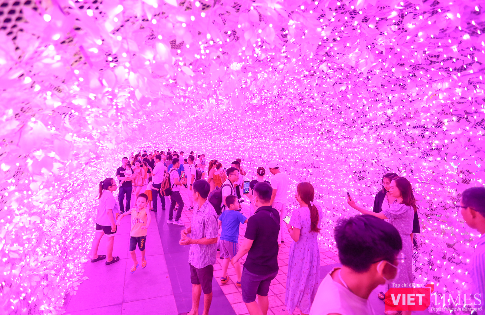 vt_khong gian anh sang viet nhat 12.png