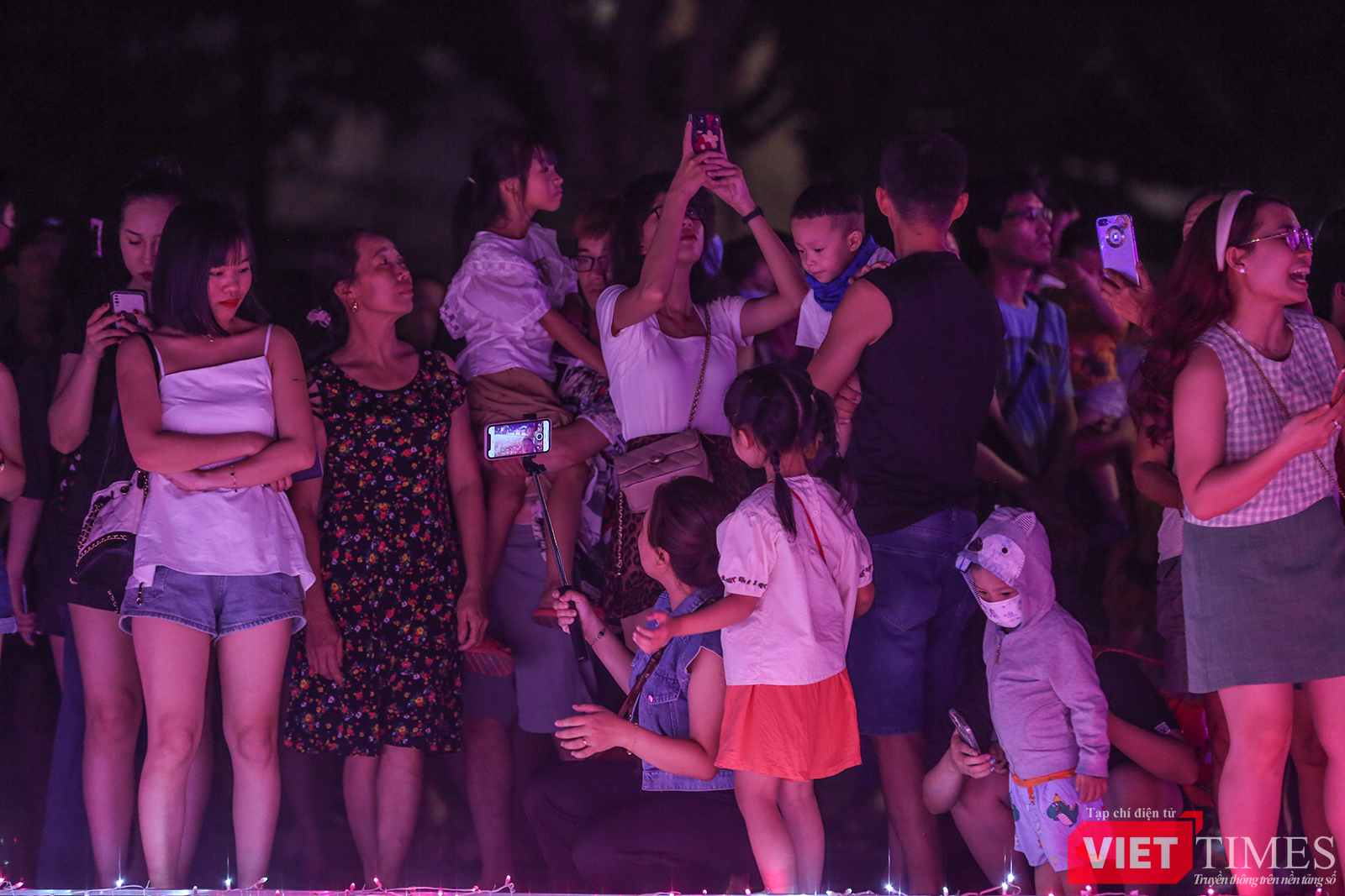 vt_khong gian anh sang viet nhat 14.png