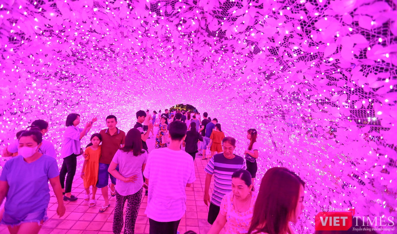 vt_khong gian anh sang viet nhat 9.png