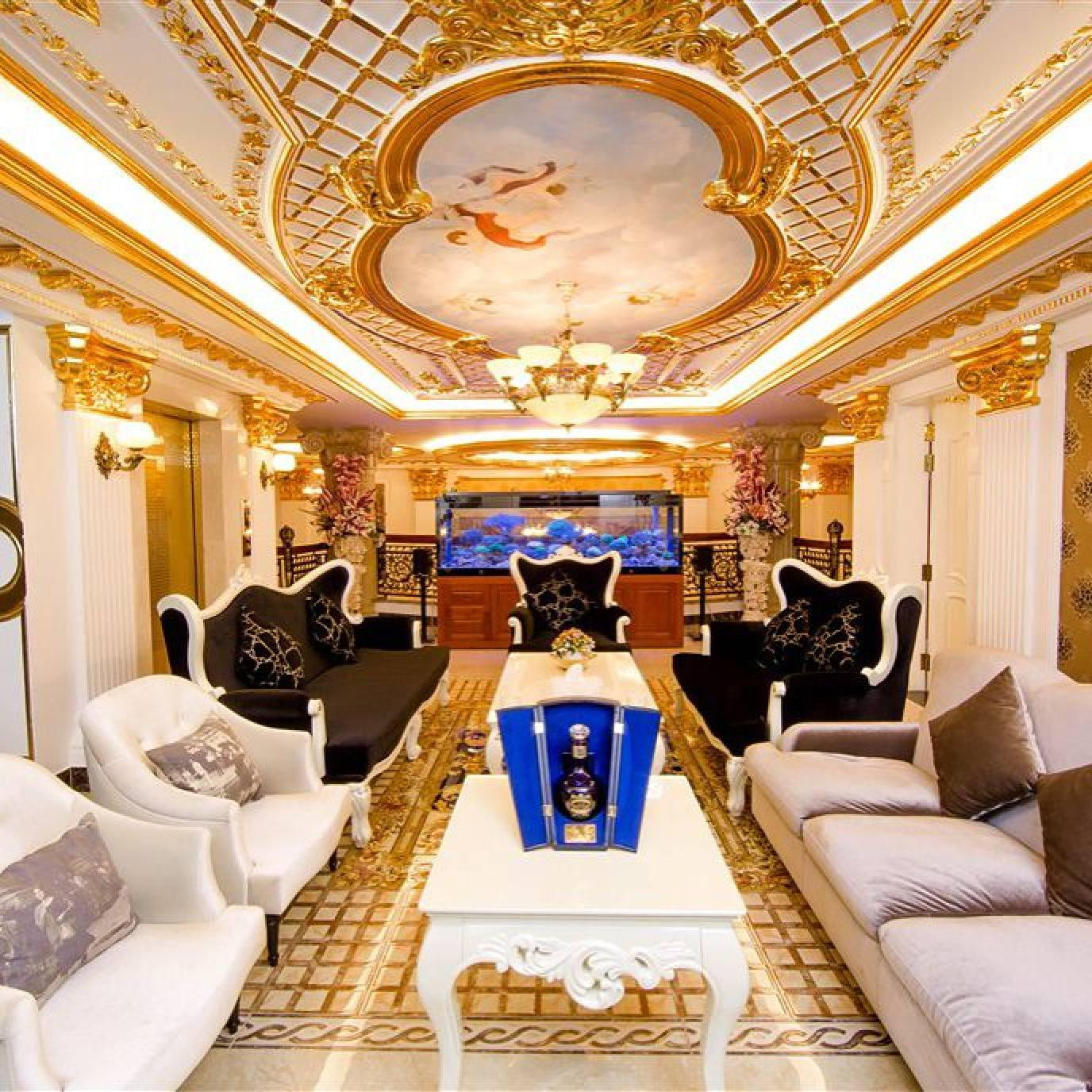 Lý Nhã Kỳ sống trong biệt thự xa hoa. Ảnh: @ lynhaky_artist / Instagram