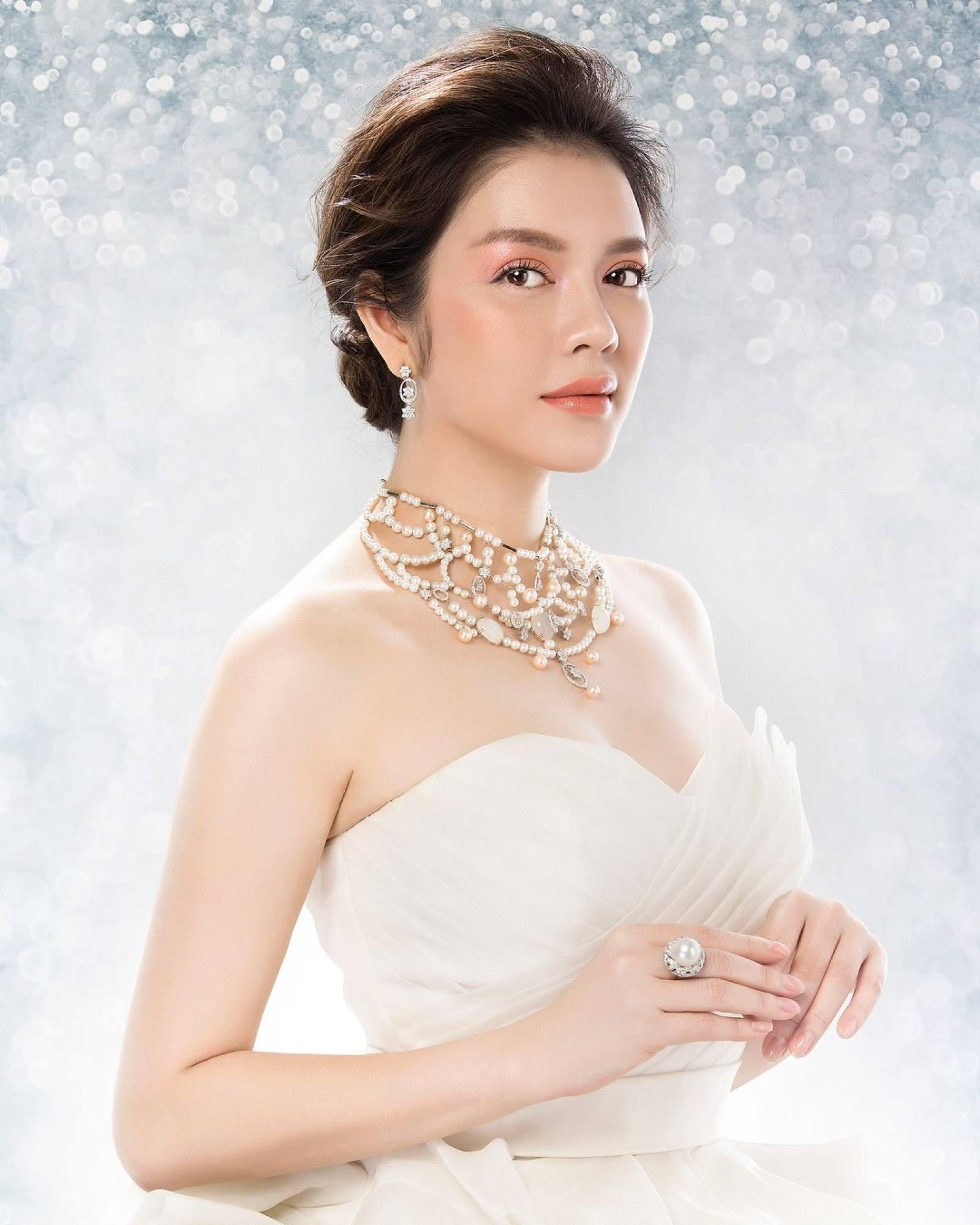 Lý Nhã Kỳ yêu thích kim cương. Ảnh: @ lynhaky_artist / Instagram