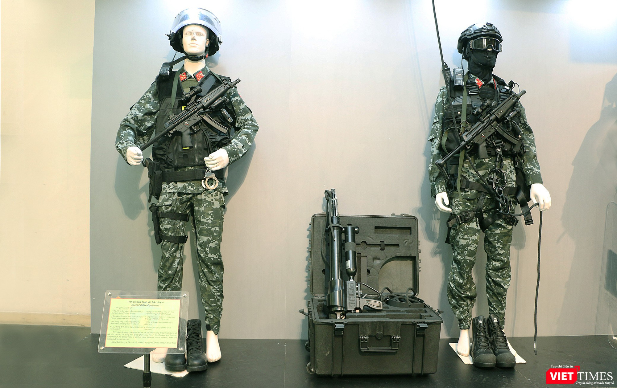 Mục sở thị các loại vũ khí hiện đại của lực lượng Công an nhân dân