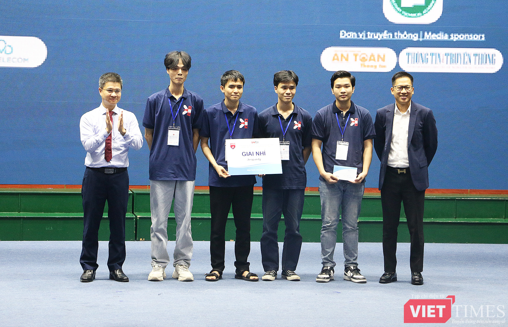 vt_giai nhi bang B.jpg