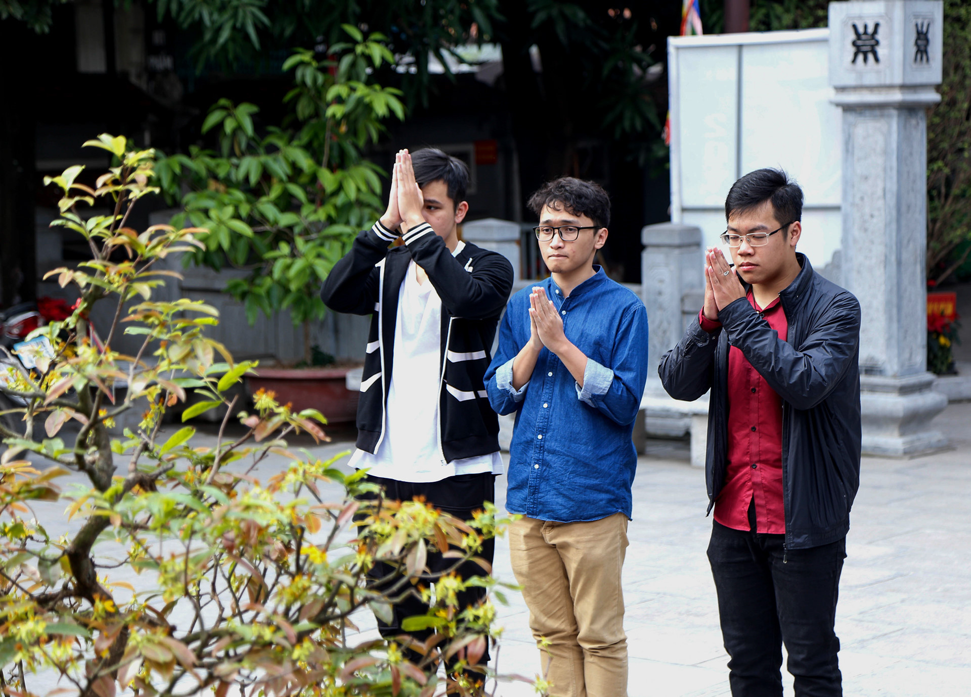 Nam thanh nữ tú đến chùa Hà xin thoát ế tăng đột biến vào Valentine hình ảnh 6 Nam thanh nu tu den chua Ha xin thoat e tang dot bien vao Valentine hinh anh 6