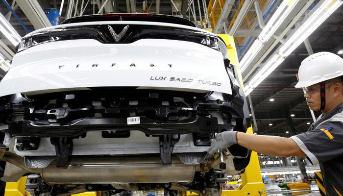 Lắp ráp xe Vinfast, sản phẩm xe hơi Made in VietNam.