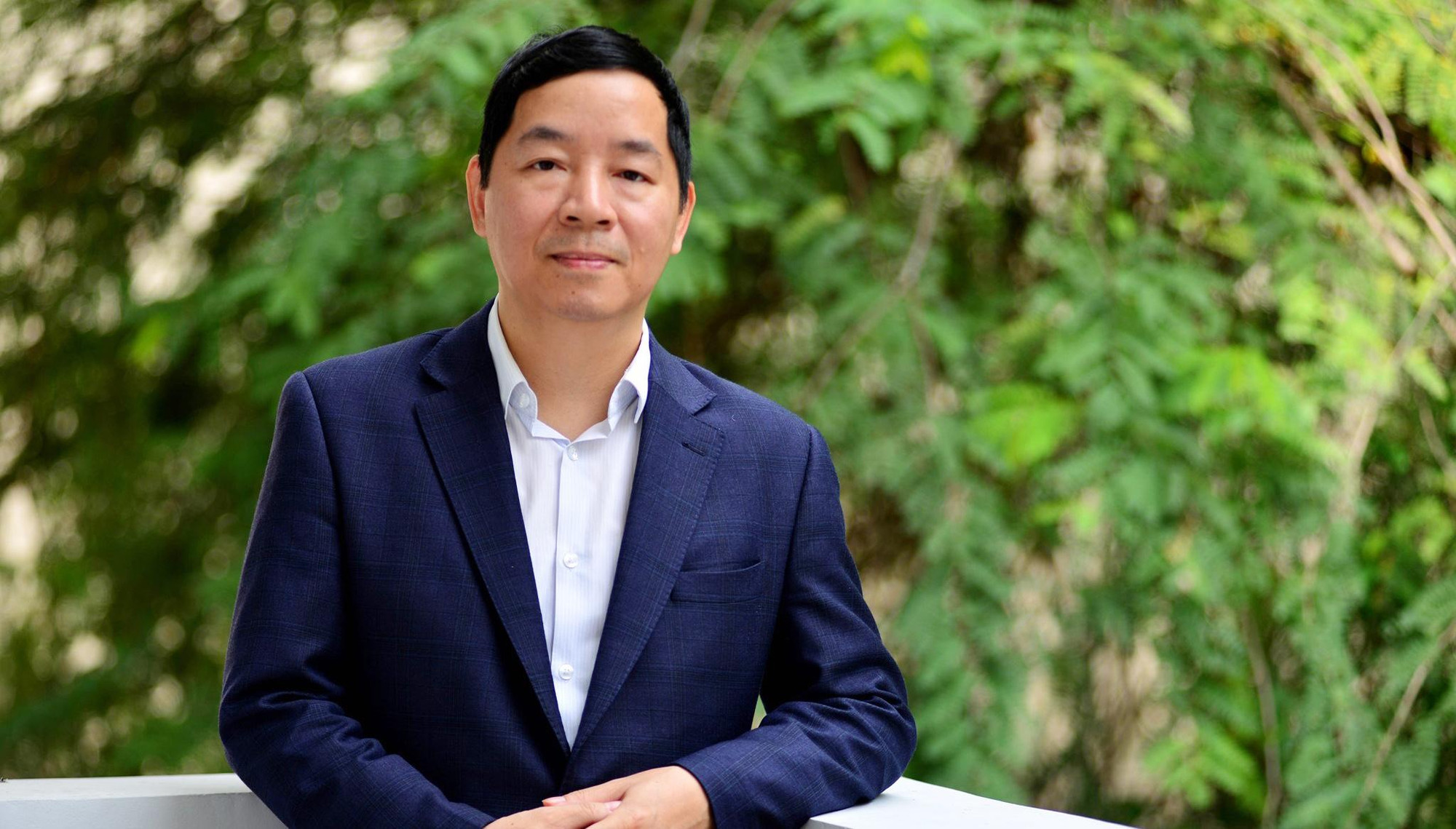 TS. Vũ Thành Tự Anh: "Chuyển đổi số không hình thành nhờ những văn bản hành chính hay khẩu hiệu phong trào, mà là tư duy chuyển đổi số" TS. Vũ Thành Tự Anh: "Chuyển đổi số không hình thành nhờ những văn bản hành chính hay khẩu hiệu phong trào, mà là tư duy chuyển đổi số"