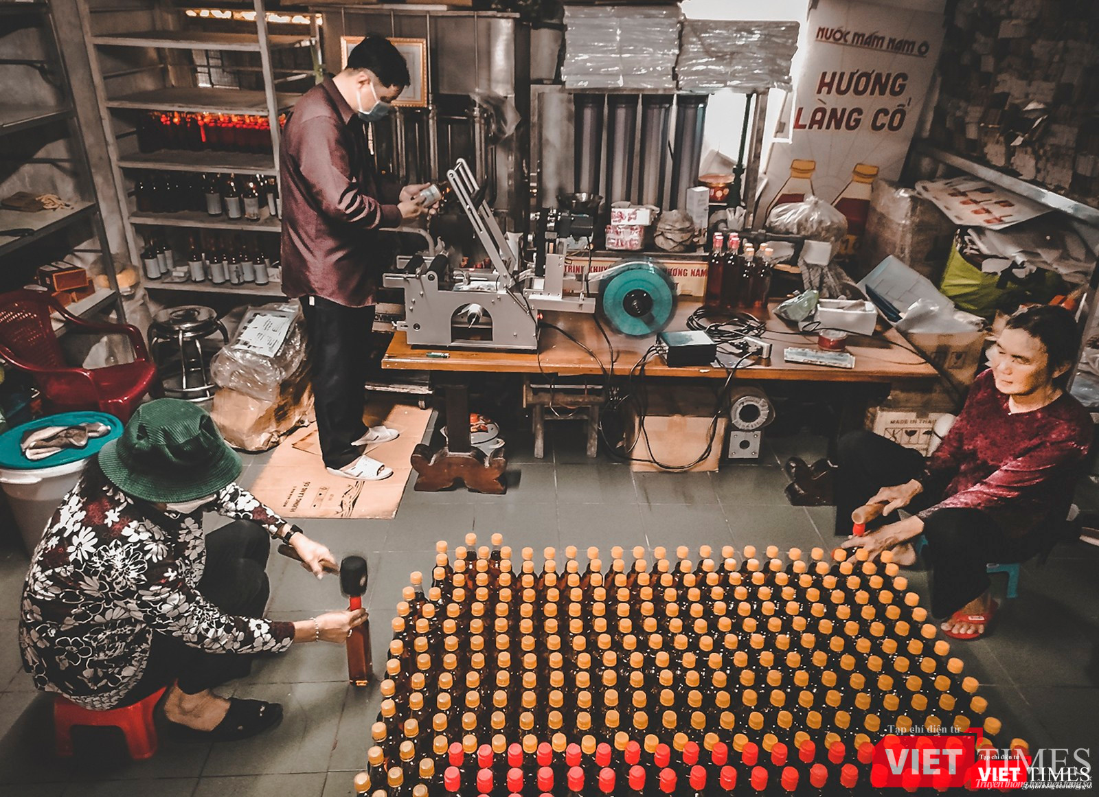 Nước mắm Nam Ô được đóng chai và xuất đi muôn nơi