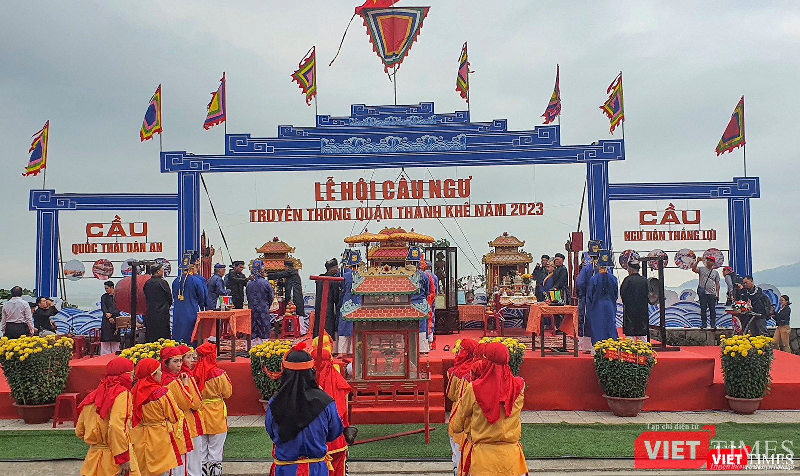 Các bậc tiền hiền dâng hương Các bậc tiền hiền dâng hương