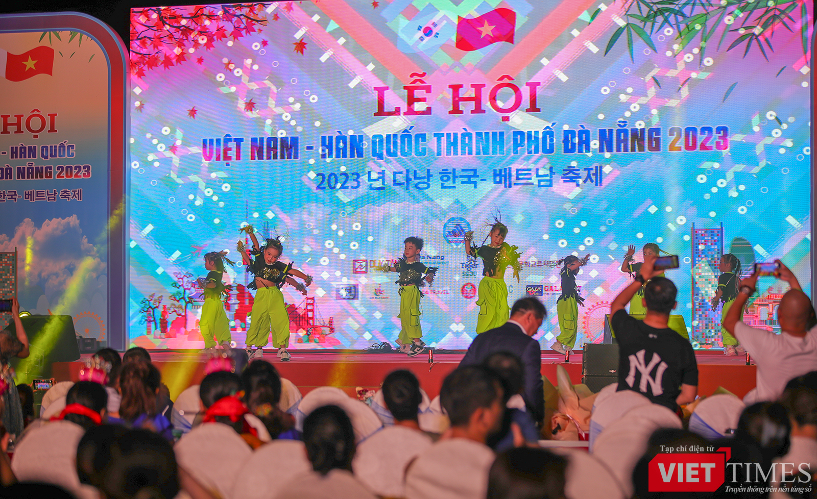 vt_khai mac le hoi viet nam han quoc 18.png