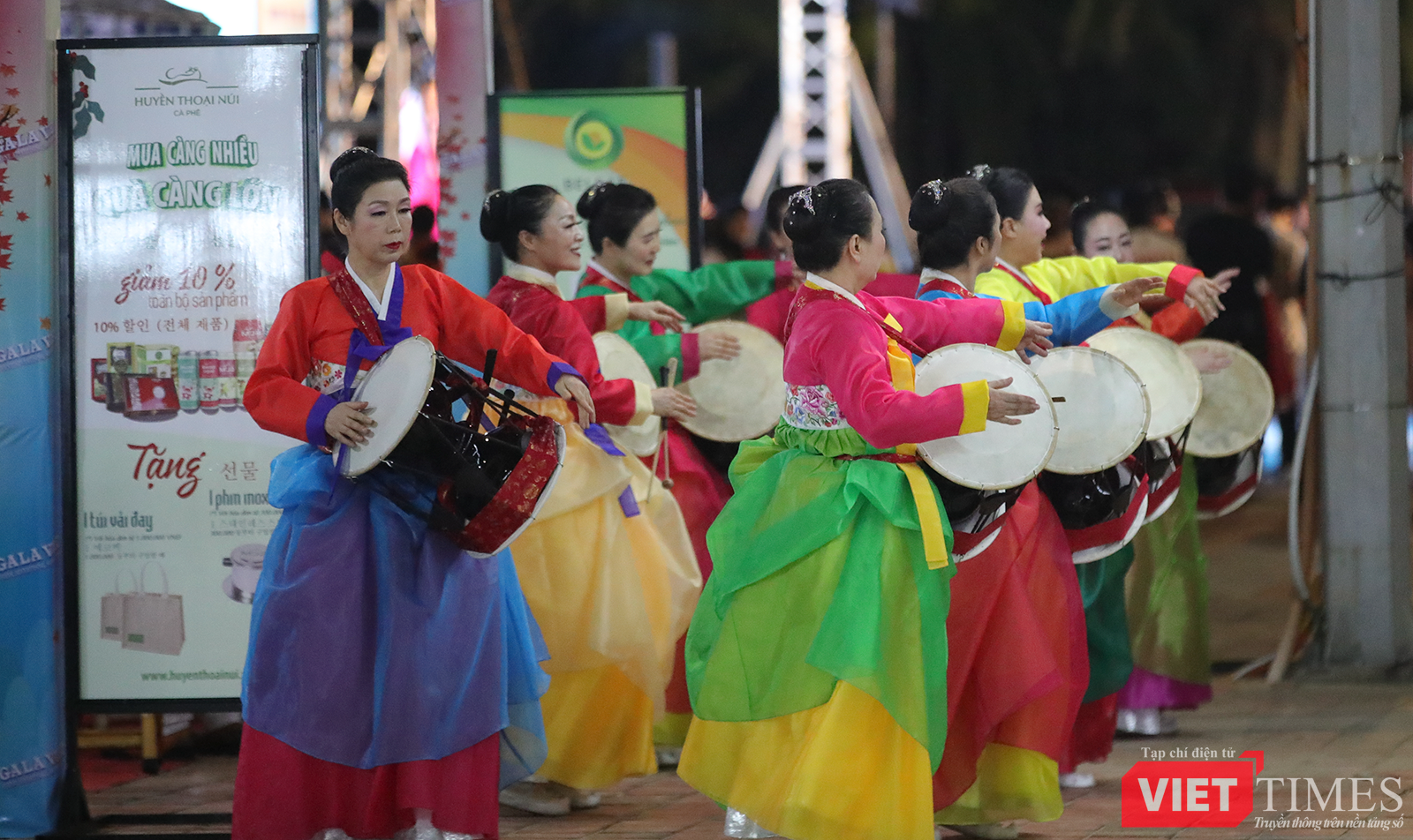 vt_khai mac le hoi viet nam han quoc 7.png