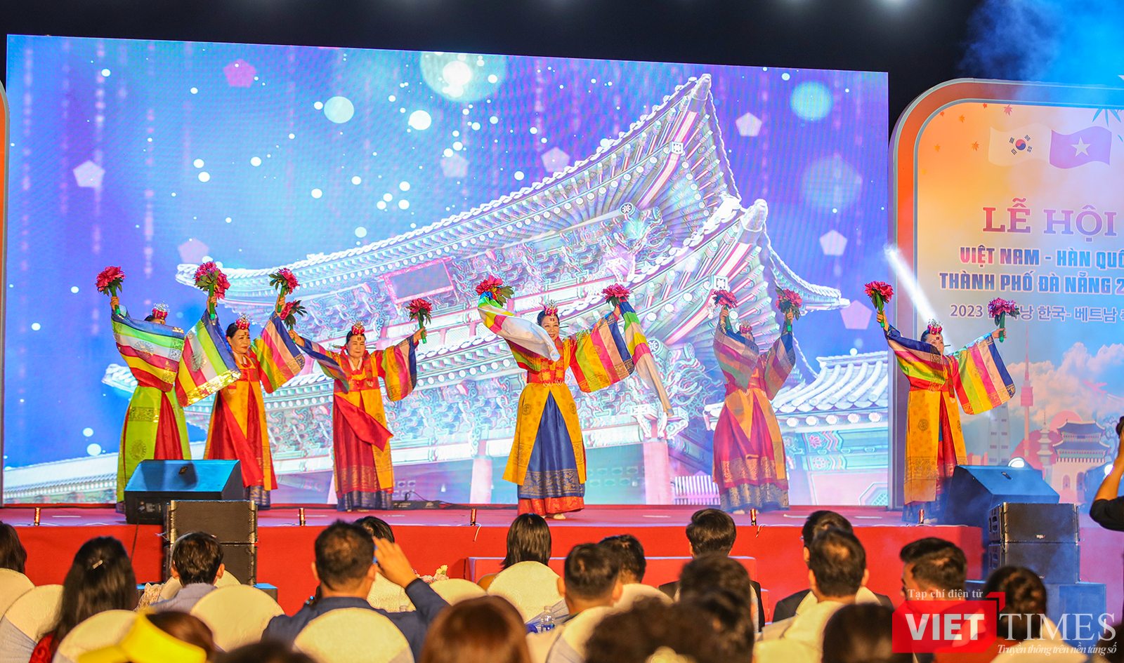 vt_khai mac le hoi viet nam han quoc 14.png