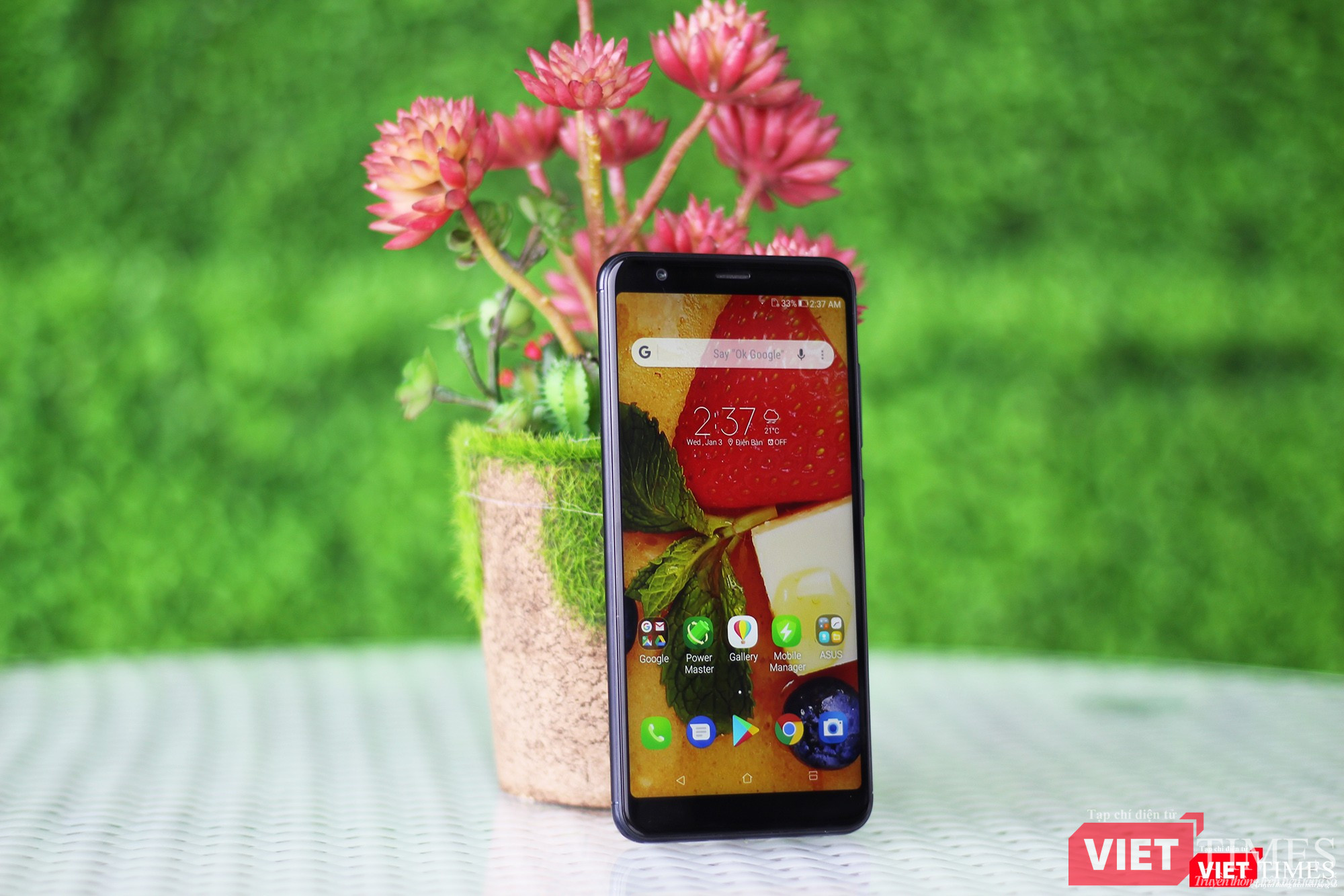 Trên tay ASUS Zenfone Max Plus: “khủng long” tầm trung ảnh 2