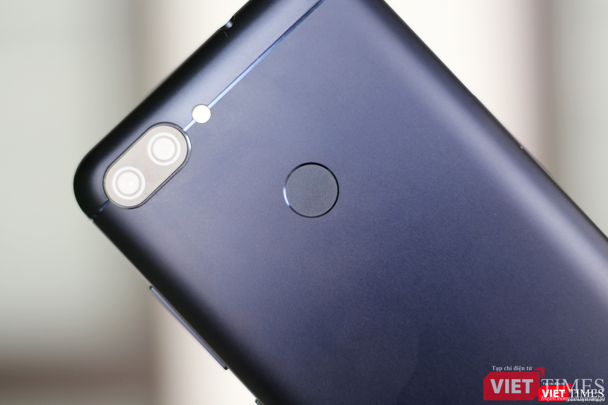 Trên tay ASUS Zenfone Max Plus: “khủng long” tầm trung ảnh 5