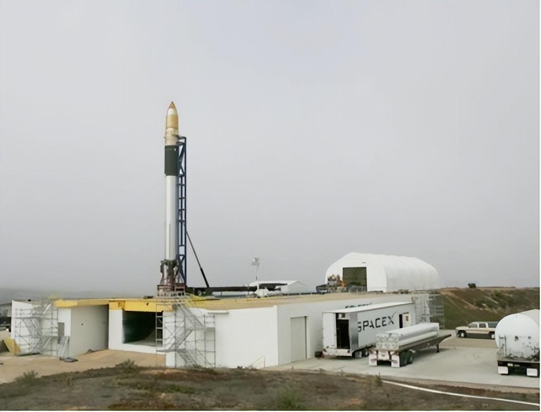 Ten lua cua SpaceX.jpg