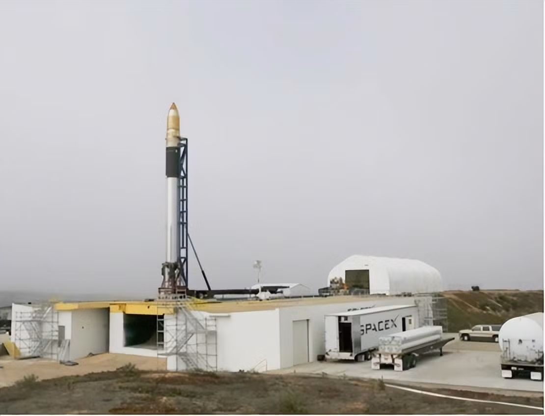 Ten lua cua SpaceX.jpg