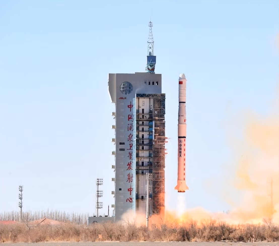 Ve tinh Trung Quoc duoc phong.jpg