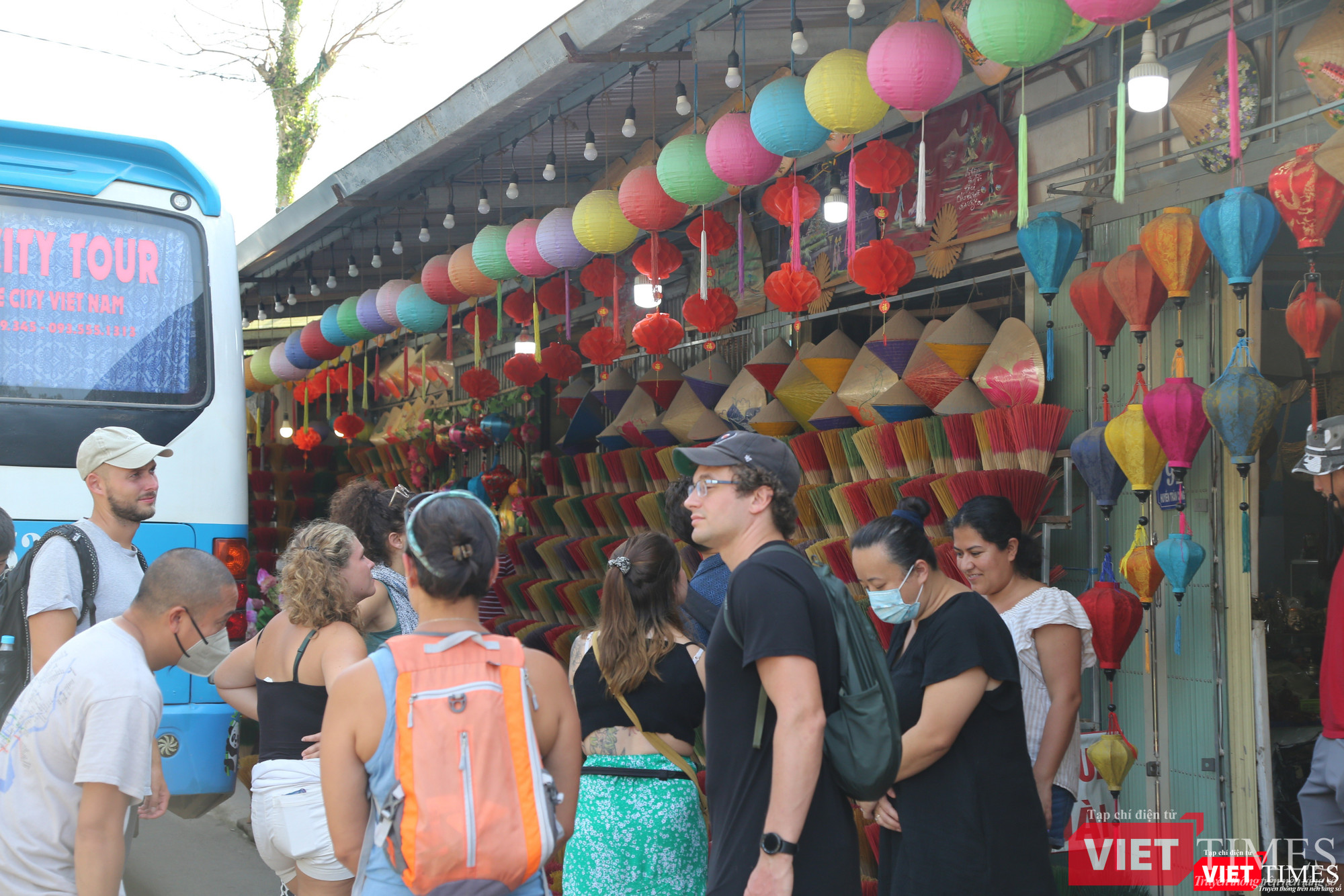 Không chỉ khách trong nước và cả du khách nước ngoài