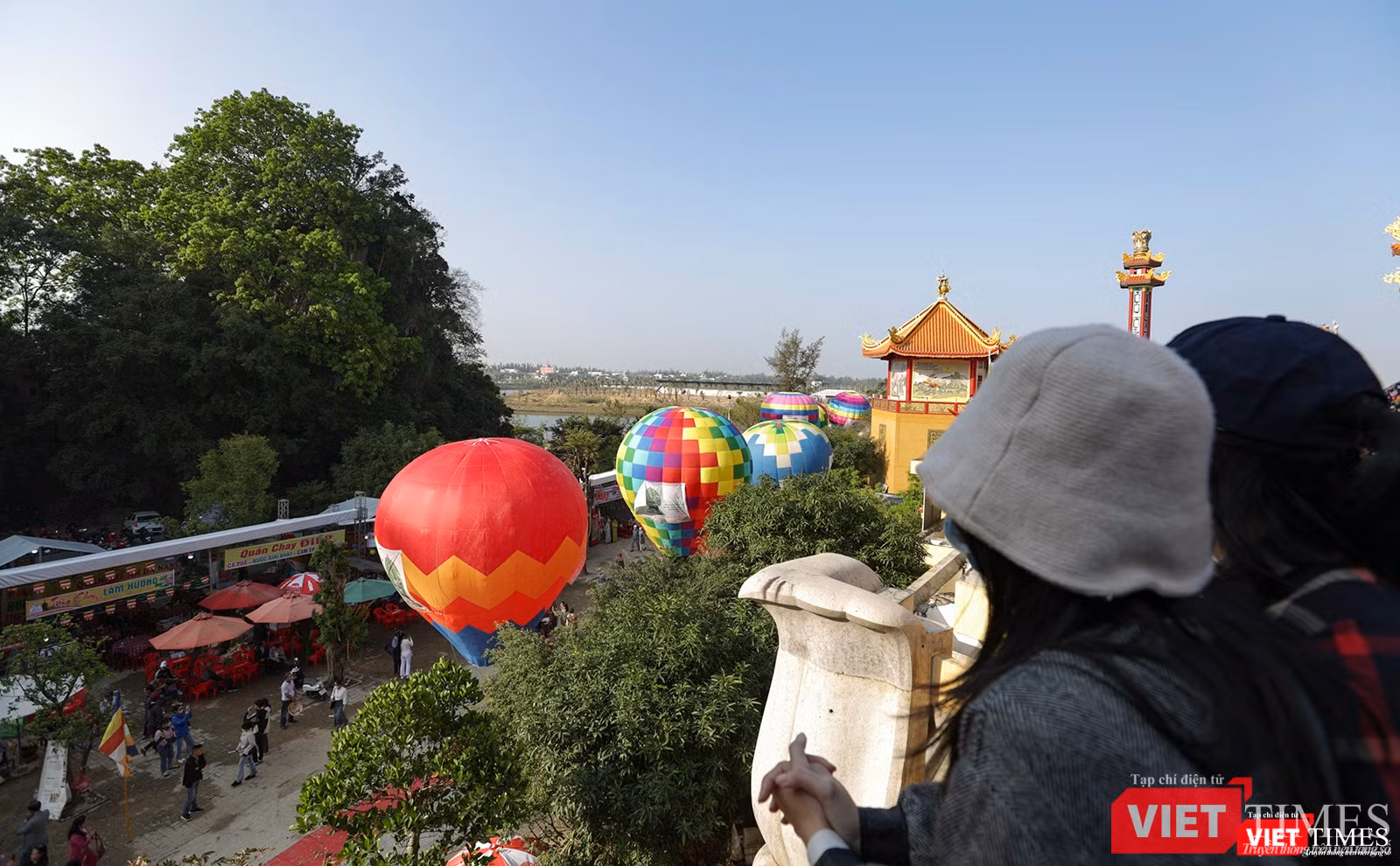Sau phần lễ Vía đức Quán Thế Âm là lễ hội khinh khí cầu