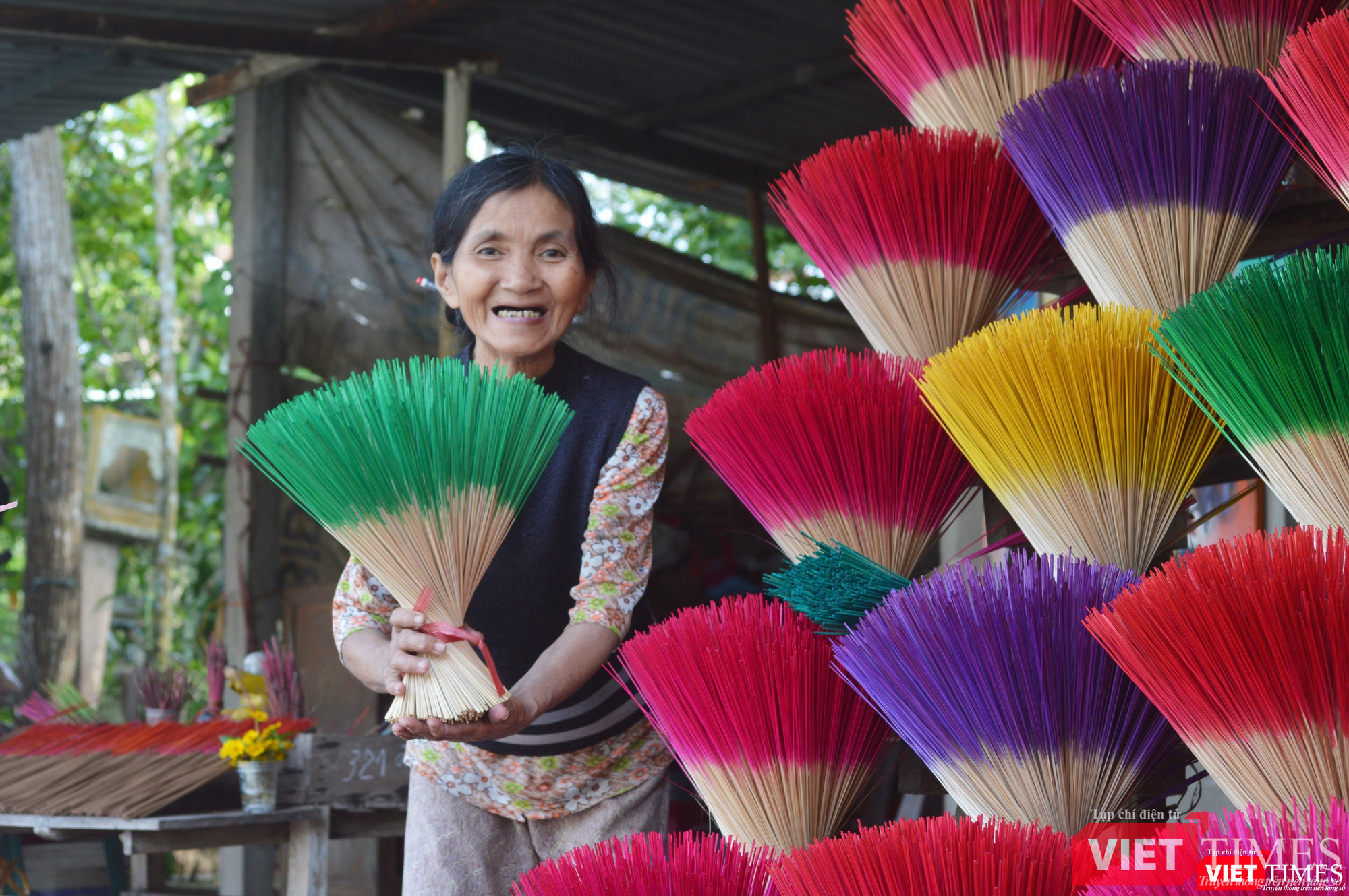 Nghệ nhân Làng hương Xuân Thuỷ