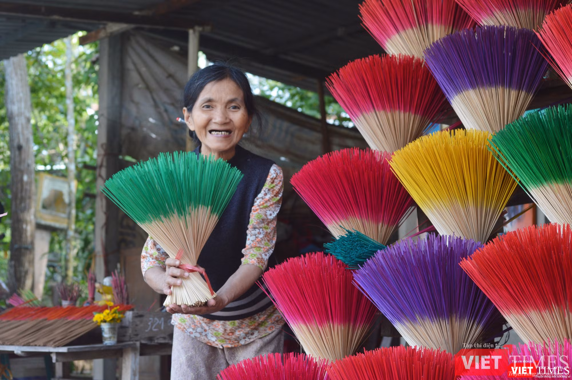 Nghệ nhân Làng hương Xuân Thuỷ