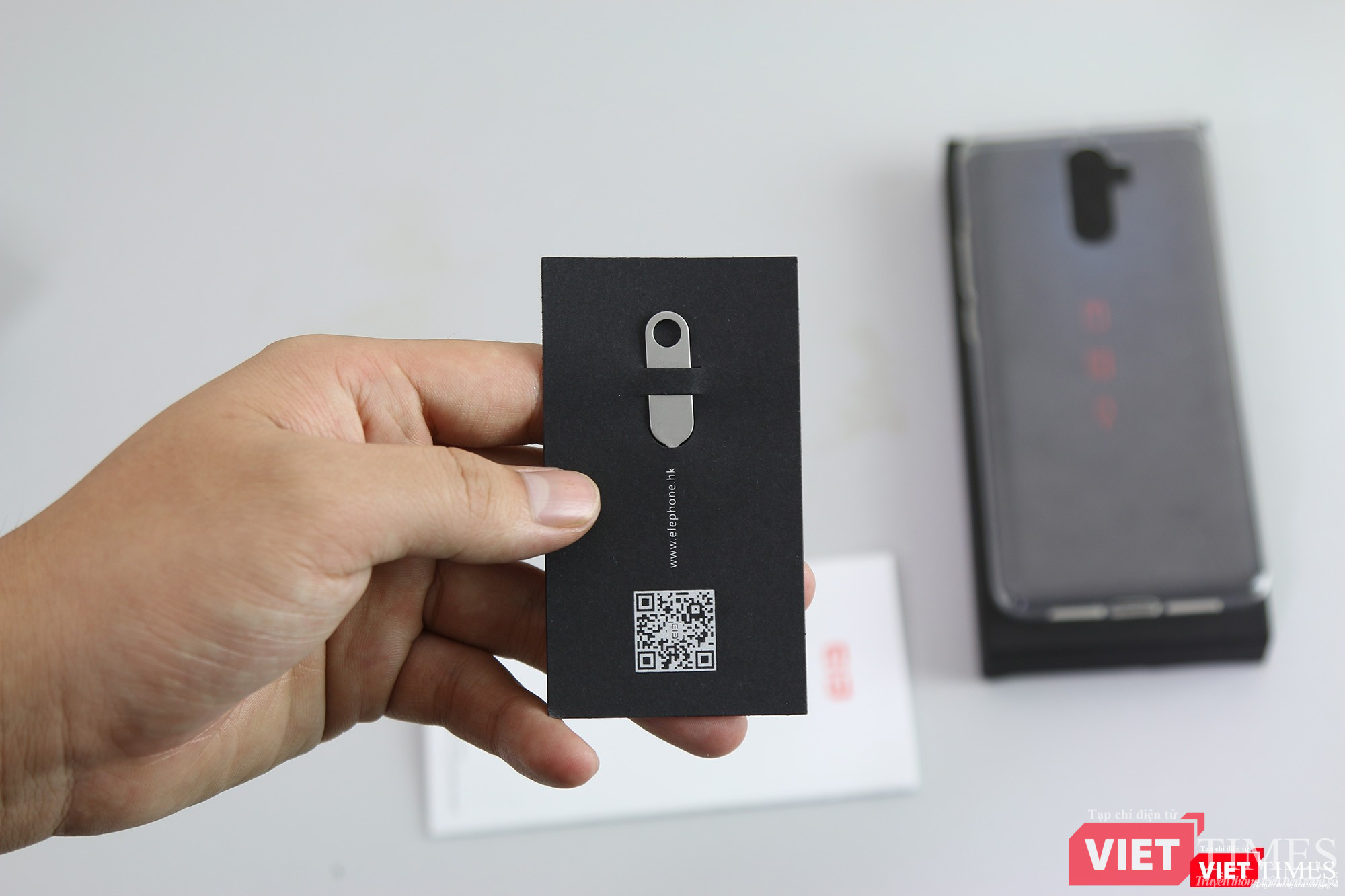 Trên tay smartphone Trung Quốc cao cấp giống Galaxy S9+ ảnh 6