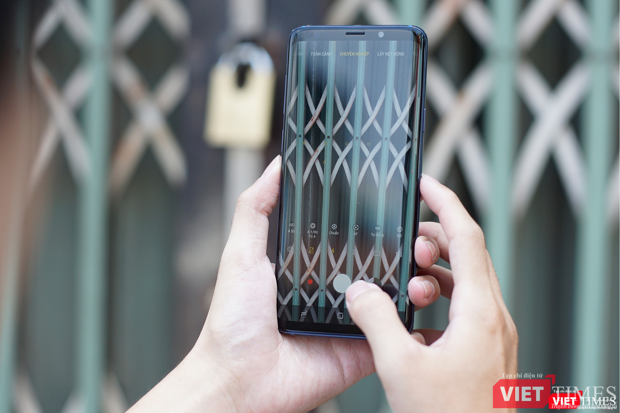 Mở hộp Galaxy S9+ phiên bản 256 GB duy nhất tại Việt Nam ảnh 5