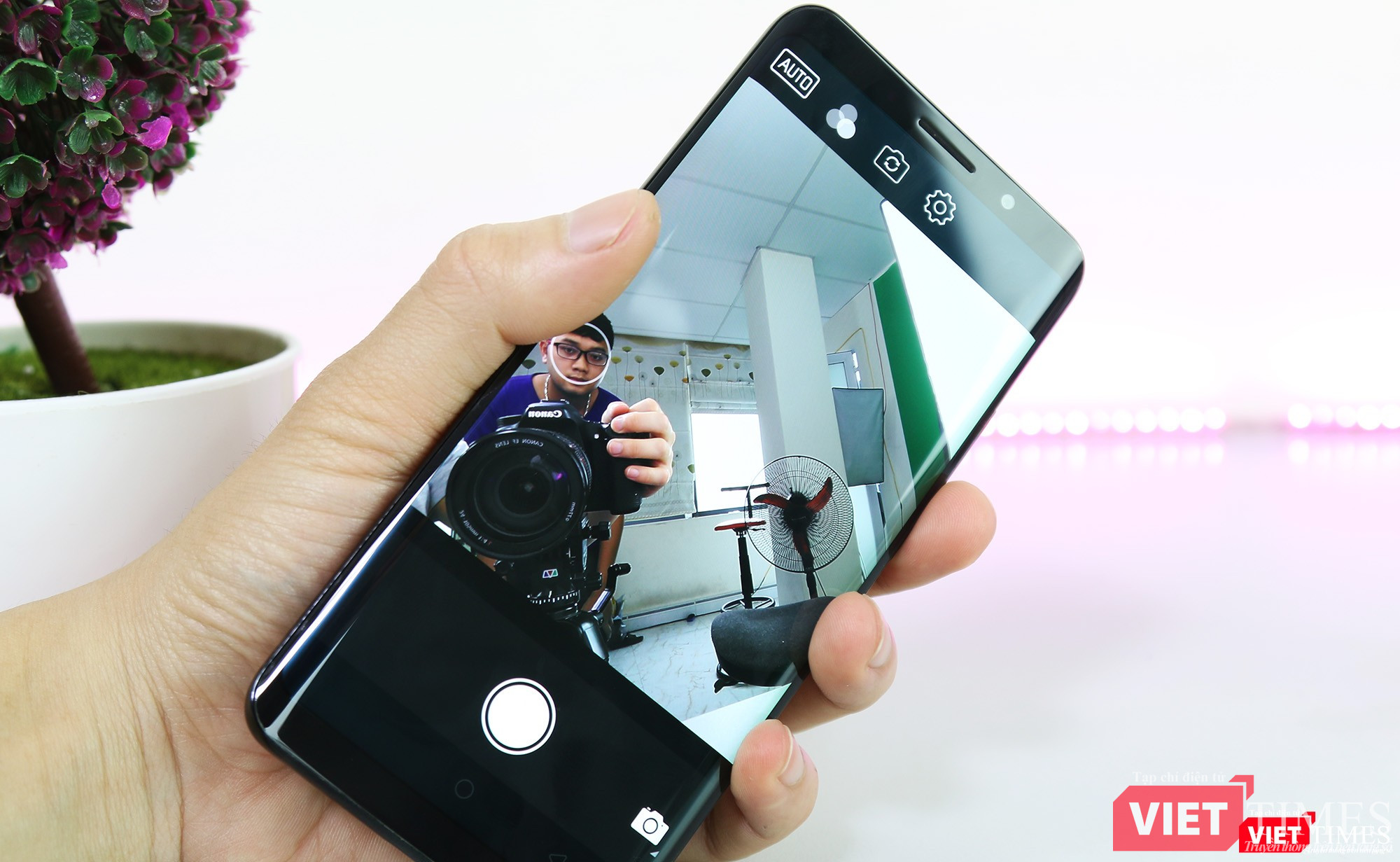 Trên tay smartphone Trung Quốc cao cấp giống Galaxy S9+ ảnh 11