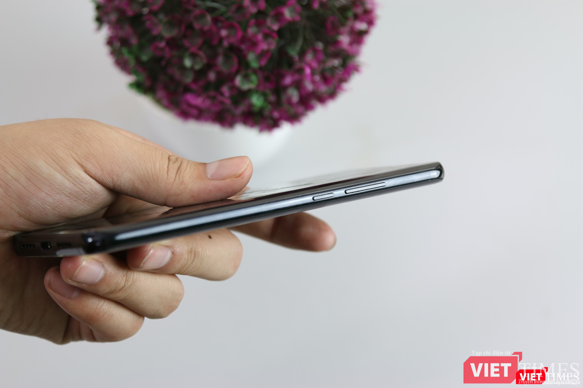 Trên tay smartphone Trung Quốc cao cấp giống Galaxy S9+ ảnh 14