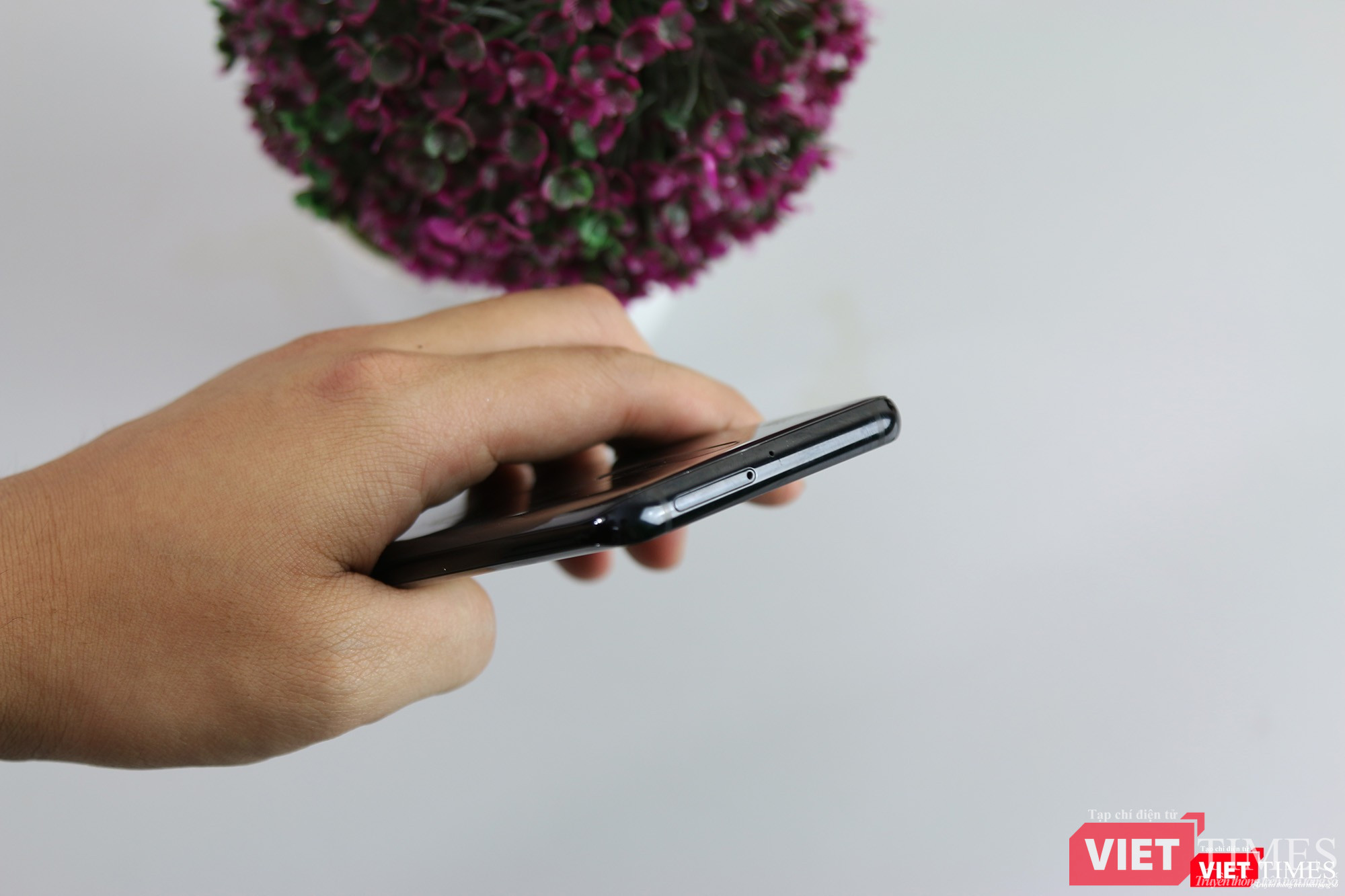 Trên tay smartphone Trung Quốc cao cấp giống Galaxy S9+ ảnh 17