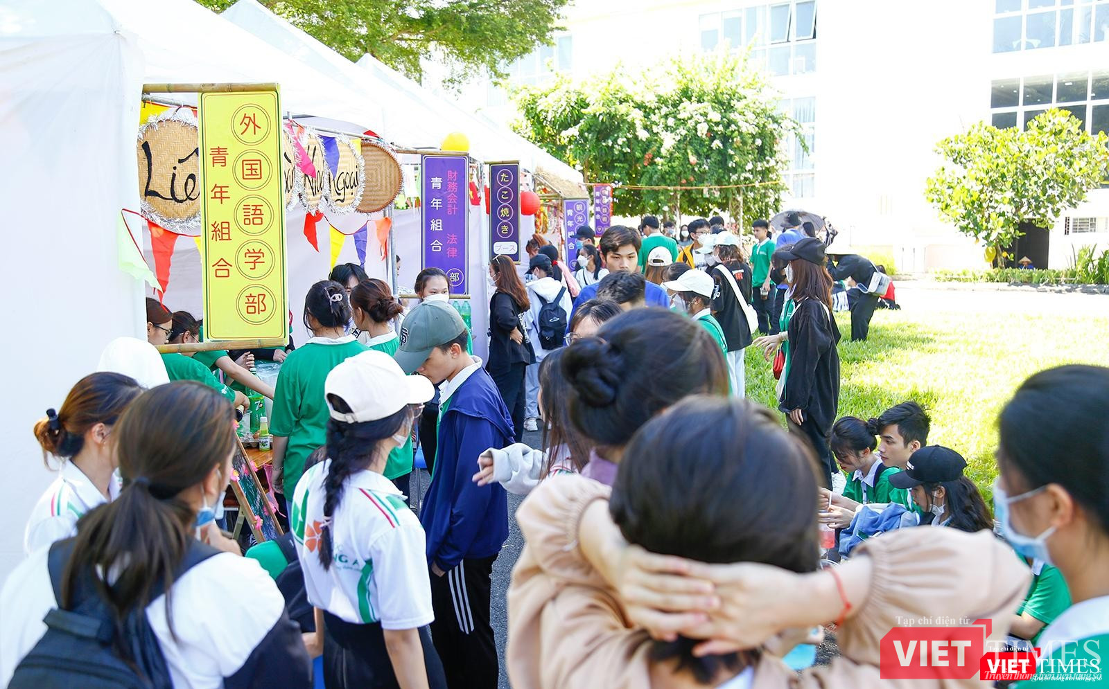 Sinh viên hứng thú với các hoạt động giao lưu văn hoá, ẩm thực