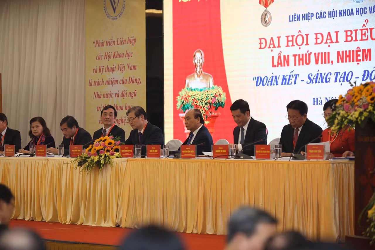 Thủ tướng Nguyễn Xuân Phúc cùng lãnh đạo các cơ quan nhà nước tham dự đại hội.