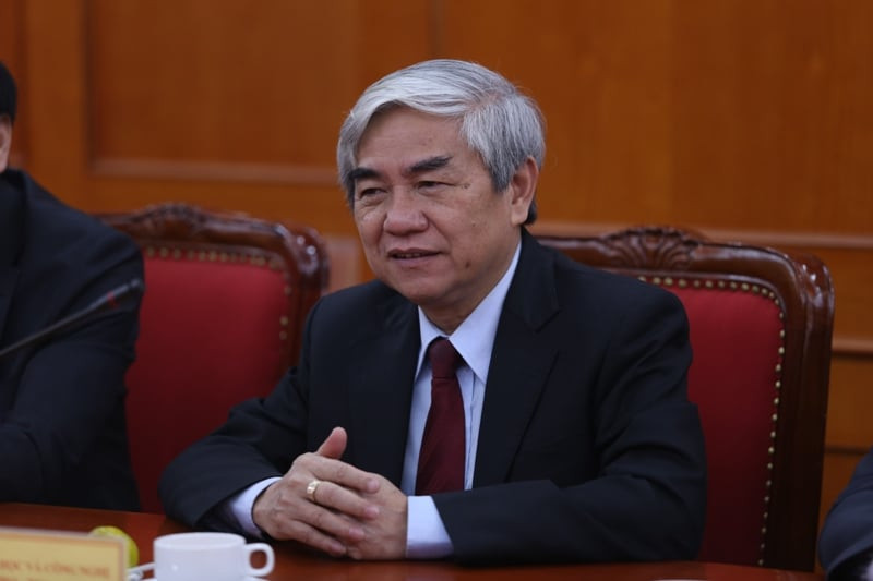 TS Nguyen Quan.jpg