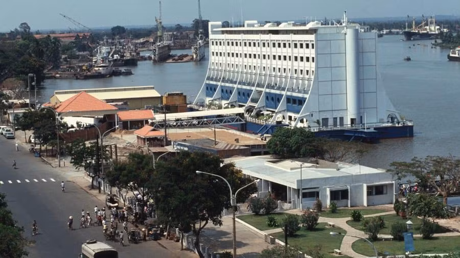 Khách sạn nổi nằm trên sông Sài Gòn (Ảnh: Getty) Khách sạn nổi nằm trên sông Sài Gòn (Ảnh: Getty)