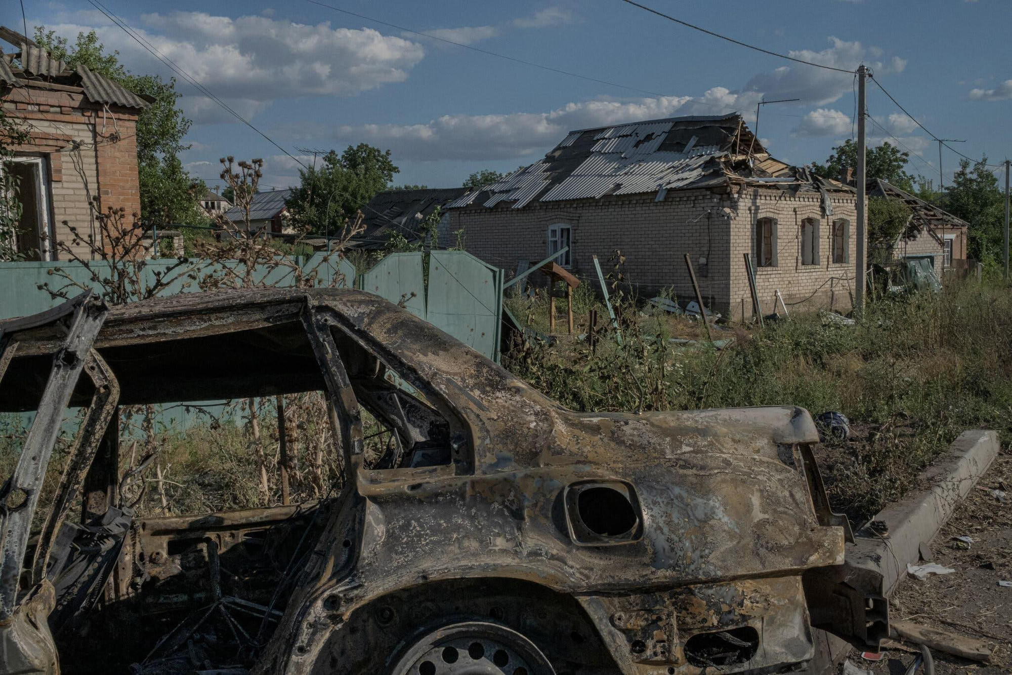 Hình ảnh tàn phá của cuộc chiến Nga-Ukraine ở Sloviansk, miền Đông Ukraine (Ảnh: NYtimes)